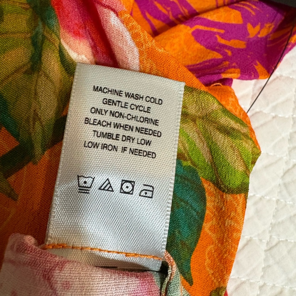 NWT - John Mark Printed Split V-Neck 3/4 Sleeve Button Front Blouse Plus-Size - Picture 8 of 12